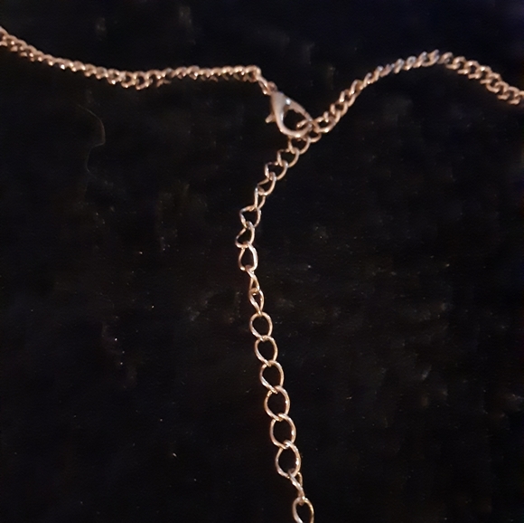 Vintage Necklace  Gold tone and White Enamel Triangles length 18 Inches - Picture 4 of 4